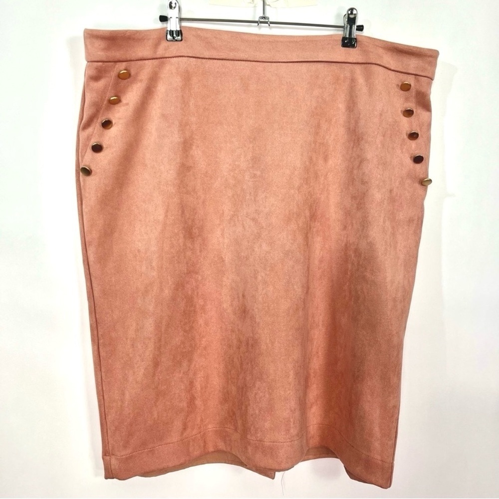 Liz Claiborne Dusty Pink Suede-like Pencil Skirt with Gold toned Button Sz 18